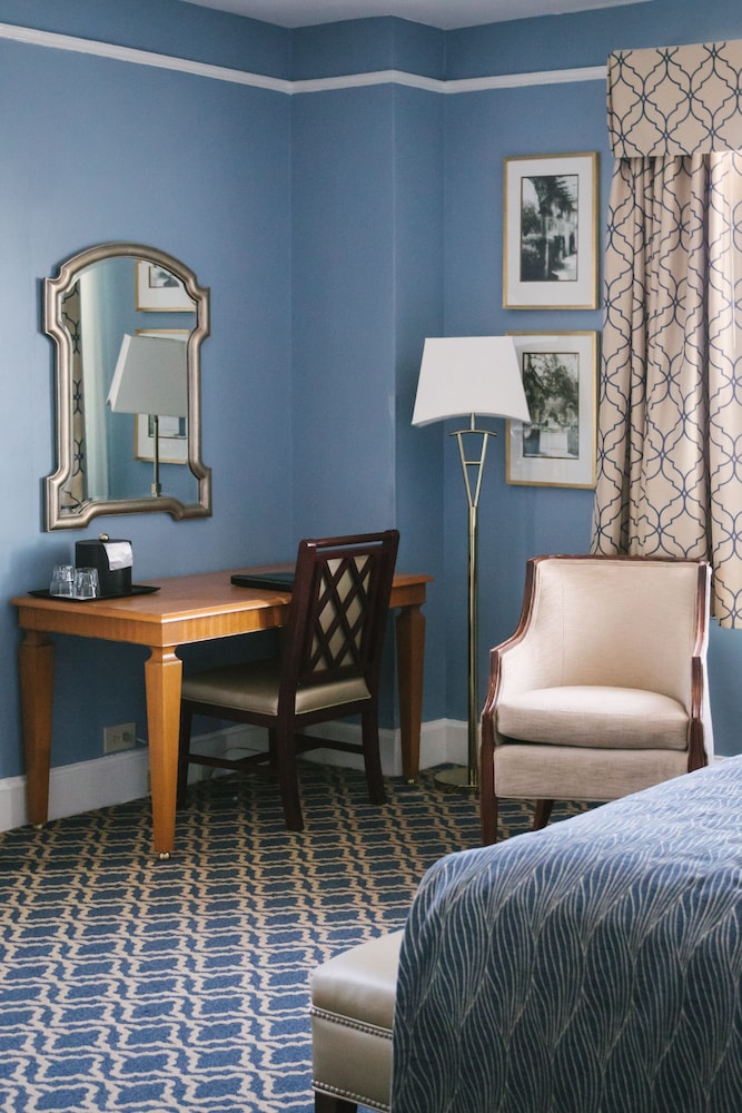Deluxe Room, 1 King Bed - Photo 3