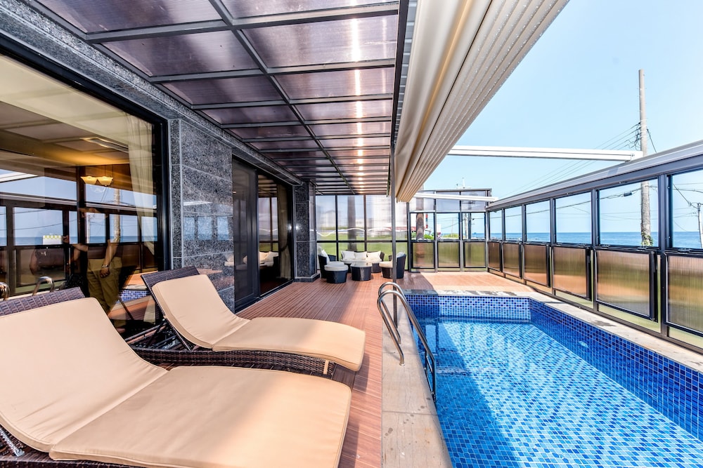 [Limited Offer] Oceano Ocean Pool Villa