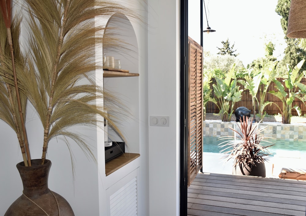 Deluxe Double or Twin Room, Pool View (Terre de Sienne) photo 3