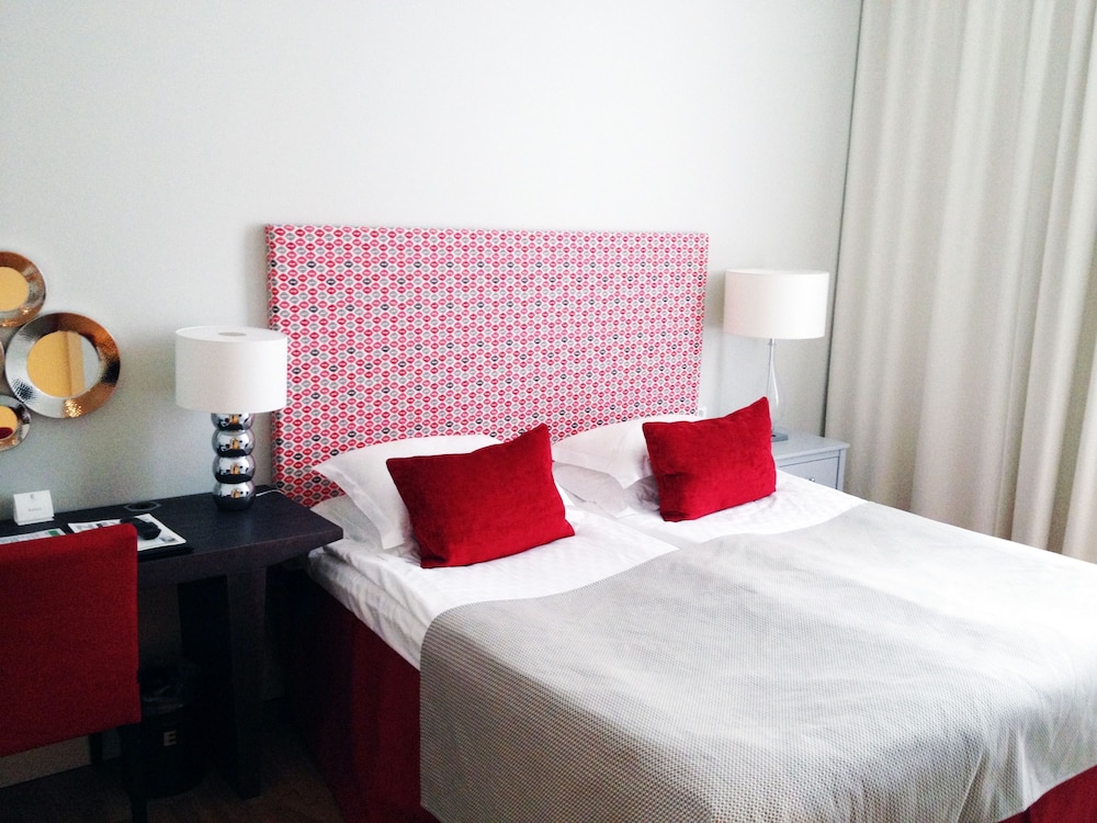 Standard One Bed-140 cm bed