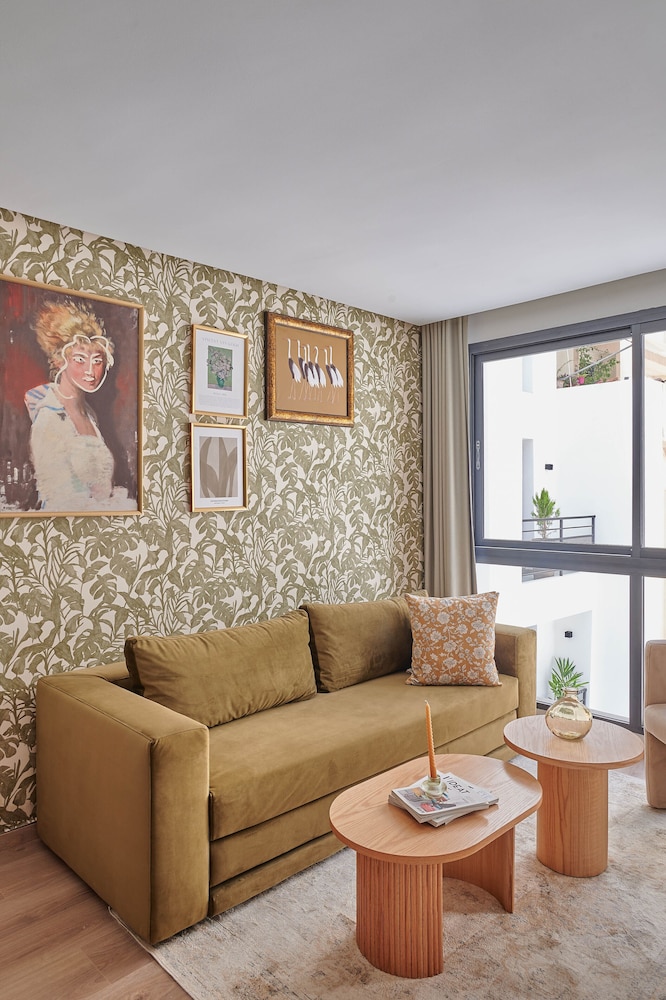 Luxury Apartment photo 3