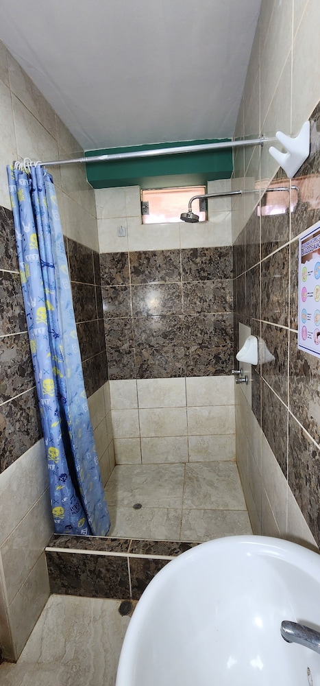 Standard Room, 1 Large Twin Bed, Ensuite, Tower photo 3