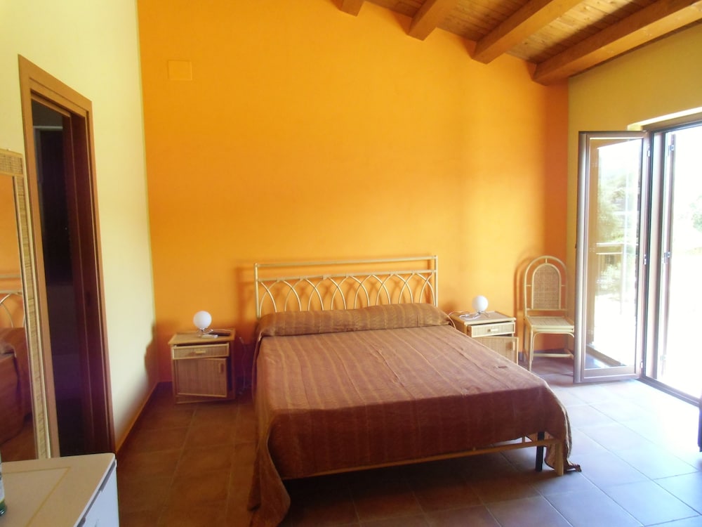 Double Room, Balcony, Garden View photo 1