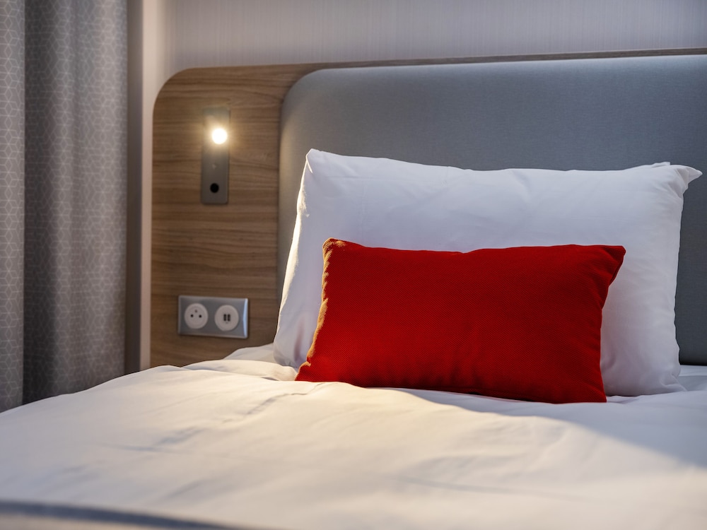 Standard Room, 1 Queen Bed (Free Breakfast) - Photo 9