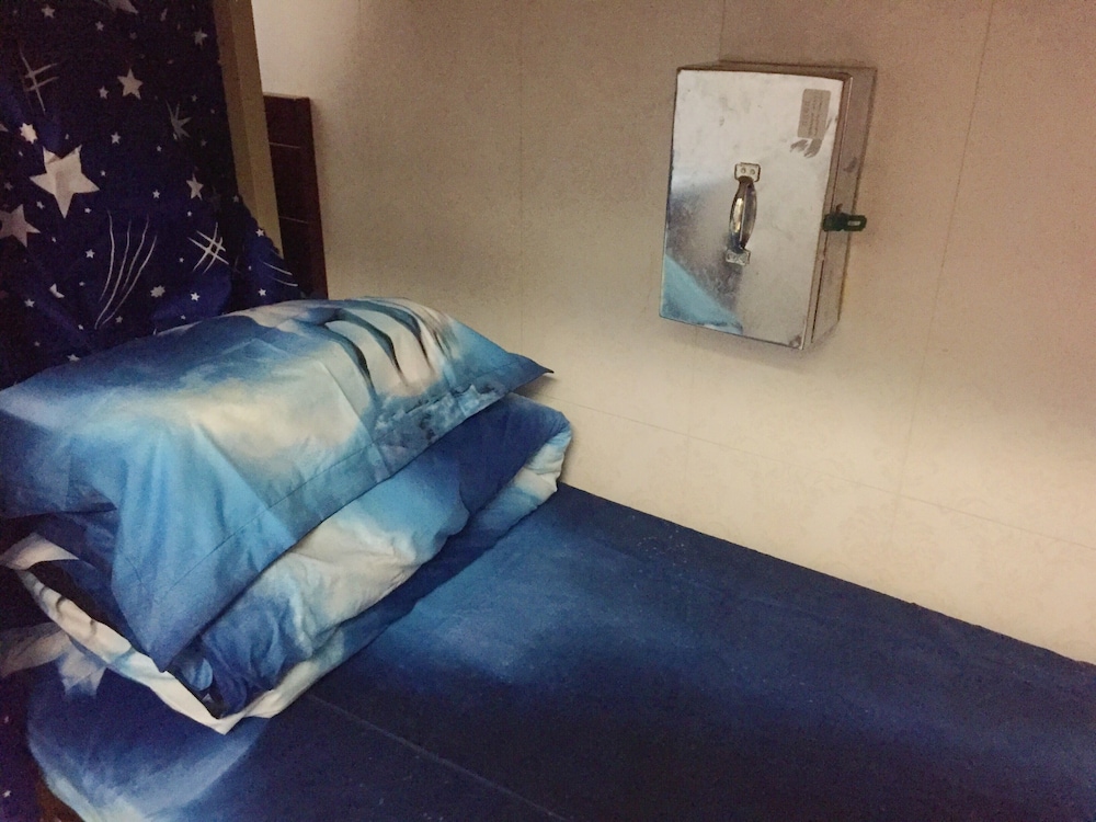 Shared Dormitory, Women only photo 2