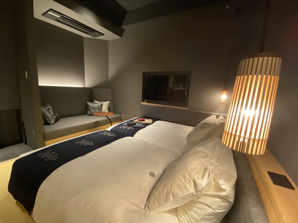 Deluxe Twin Room with Roof Top Open Air Bath - Photo 5