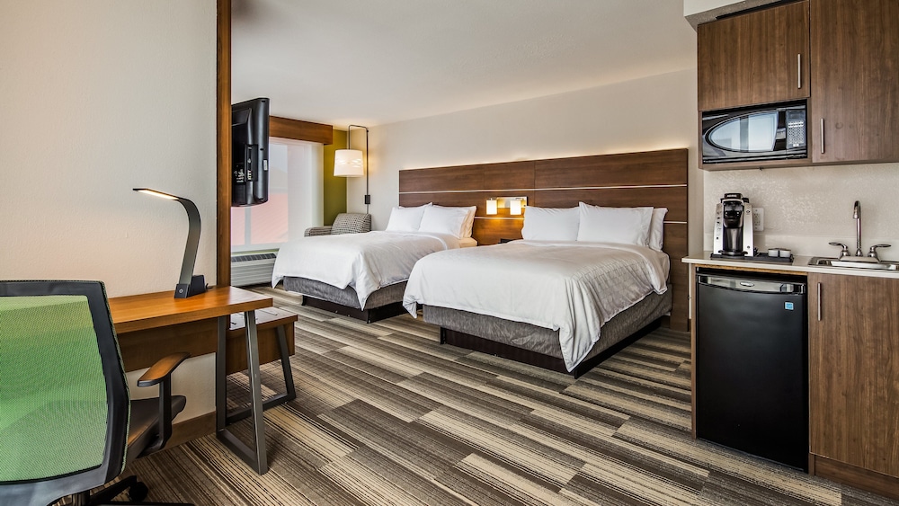Suite, Multiple Beds (High Floor)