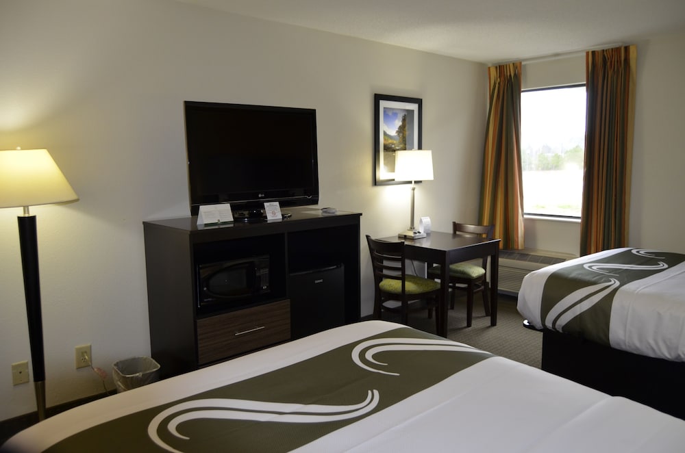 Standard Room, 2 Queen Beds, Non Smoking - Photo 3