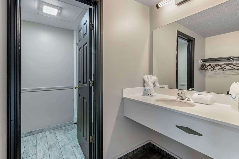 Suite, Multiple Beds, Non Smoking - Photo 4