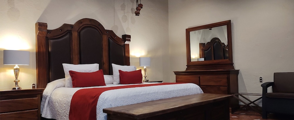Luxury Chalet, 1 King and 1 Queen Bed photo 1