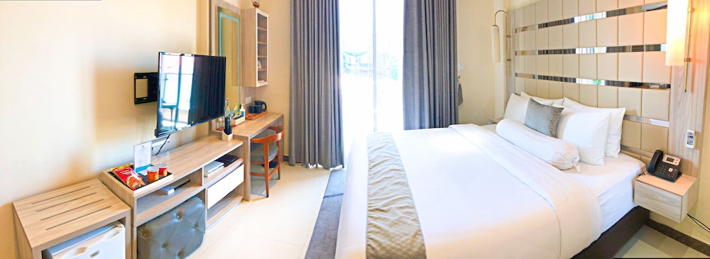 Deluxe Room, Balcony