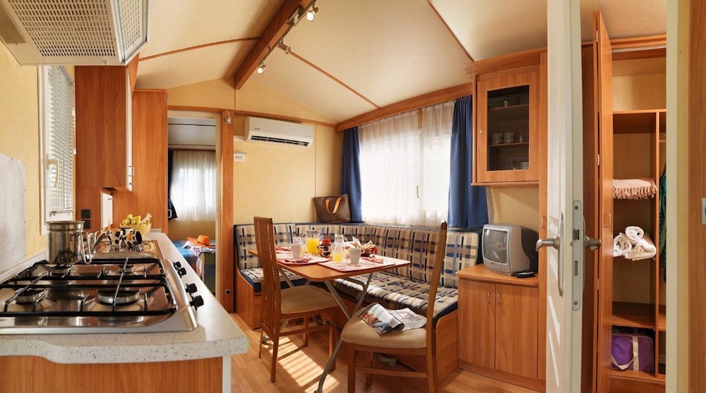 Comfort Mobile Home, 2 Bedrooms, Garden View photo 2