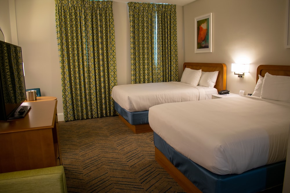 Standard Room, 2 Queen Beds, Multiple View (Double Queen With Tub) photo 1