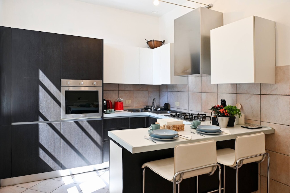 One & Only Lake View Apartment in Central Como, Photo 24