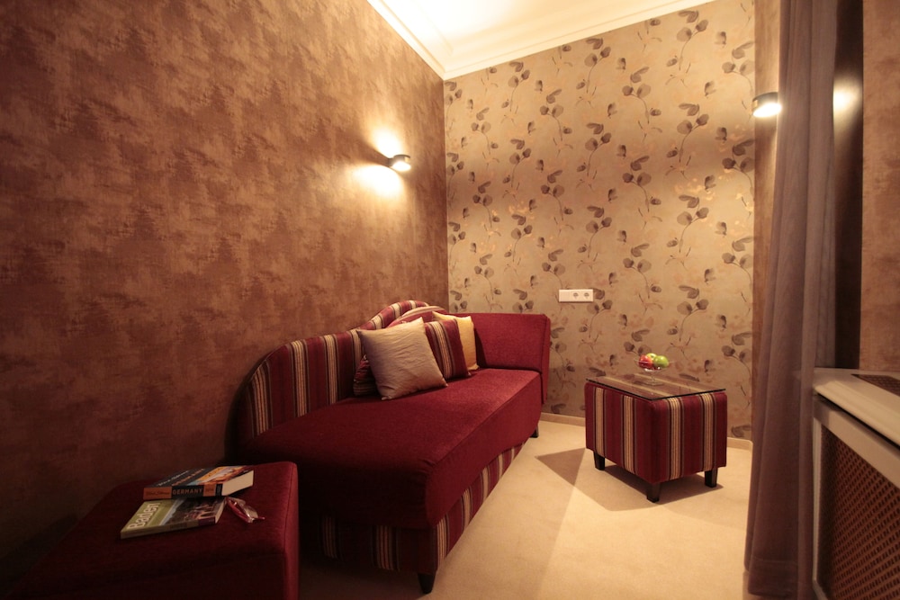 Junior Suite, 1 King Bed - Photo 3