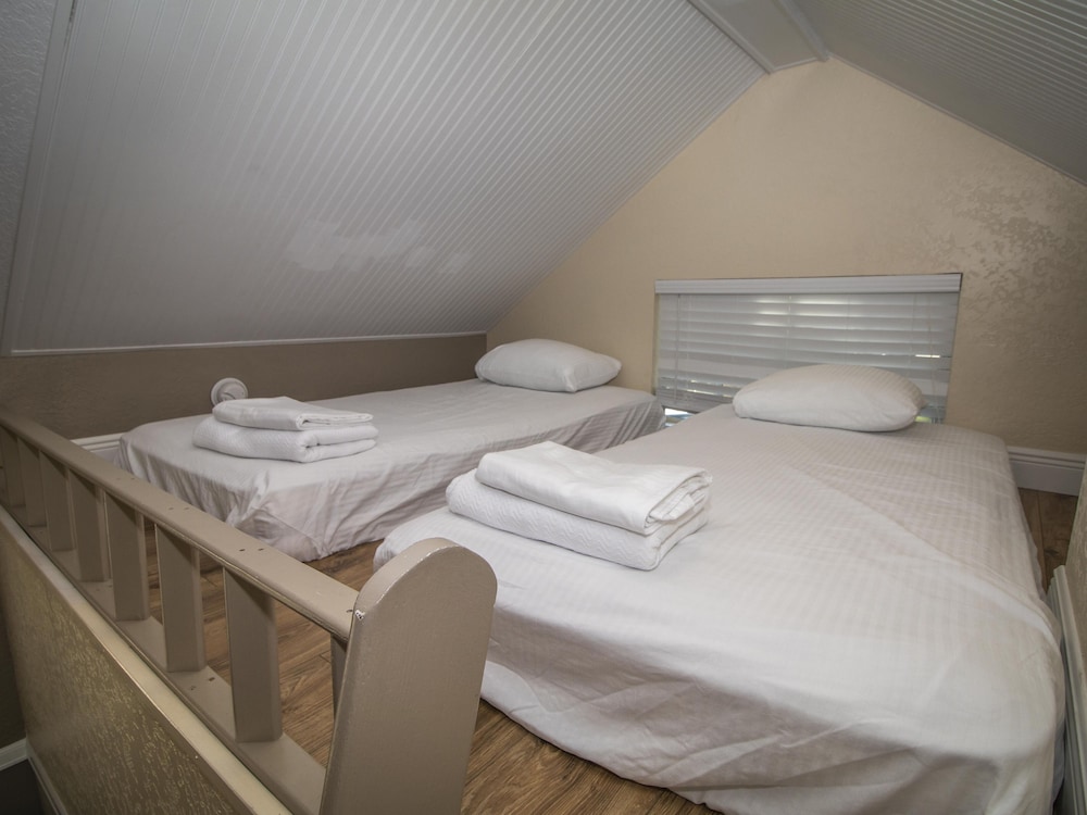 Standard Loft Cottage (Pets Allowed,  Linens Include) photo 3