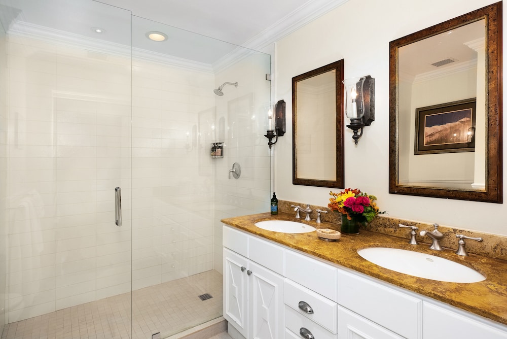 Suite, 1 Bedroom, Oceanfront photo 3