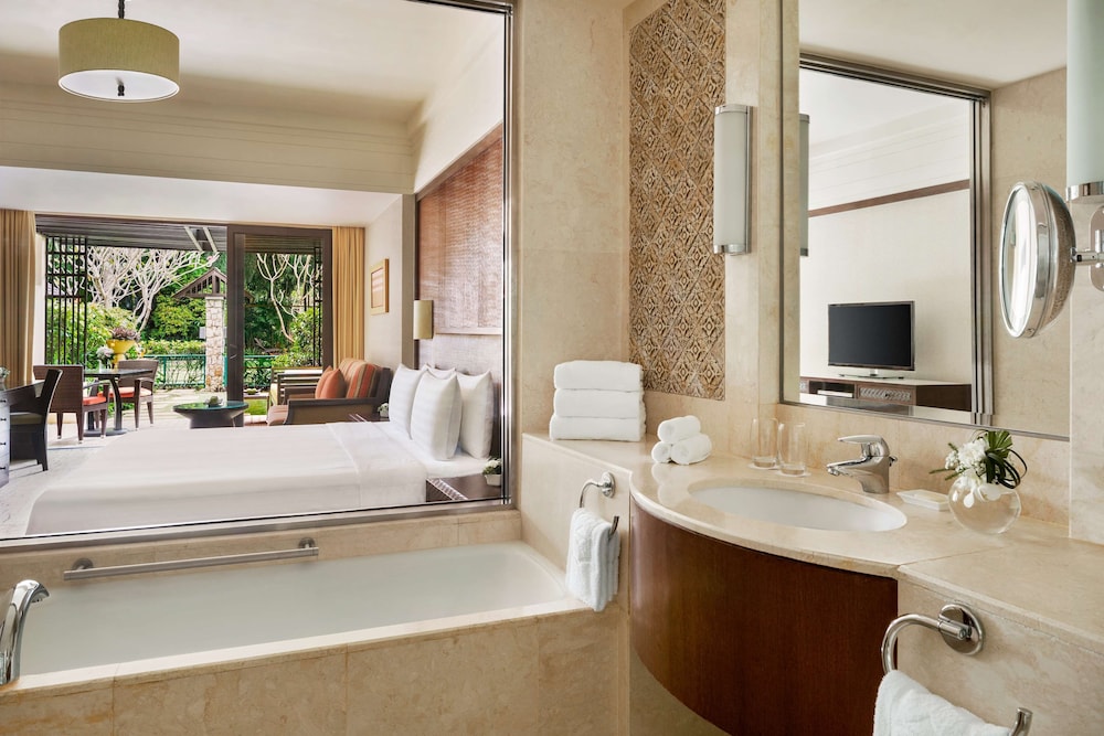 Rasa Wing Deluxe Room Twin - Photo 6
