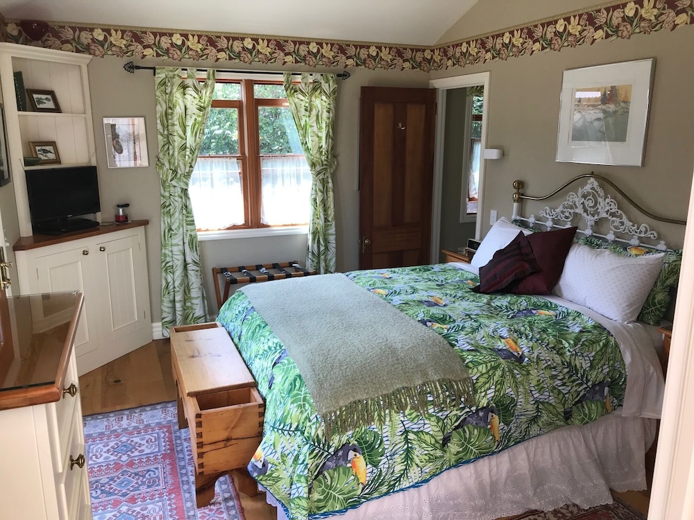Standard Suite, 1 Bedroom, Non Smoking, Balcony (Courtyard Suite) photo 1