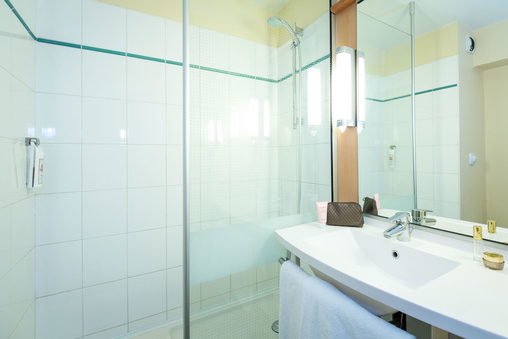 Standard Room, 1 Double Bed - Photo 8