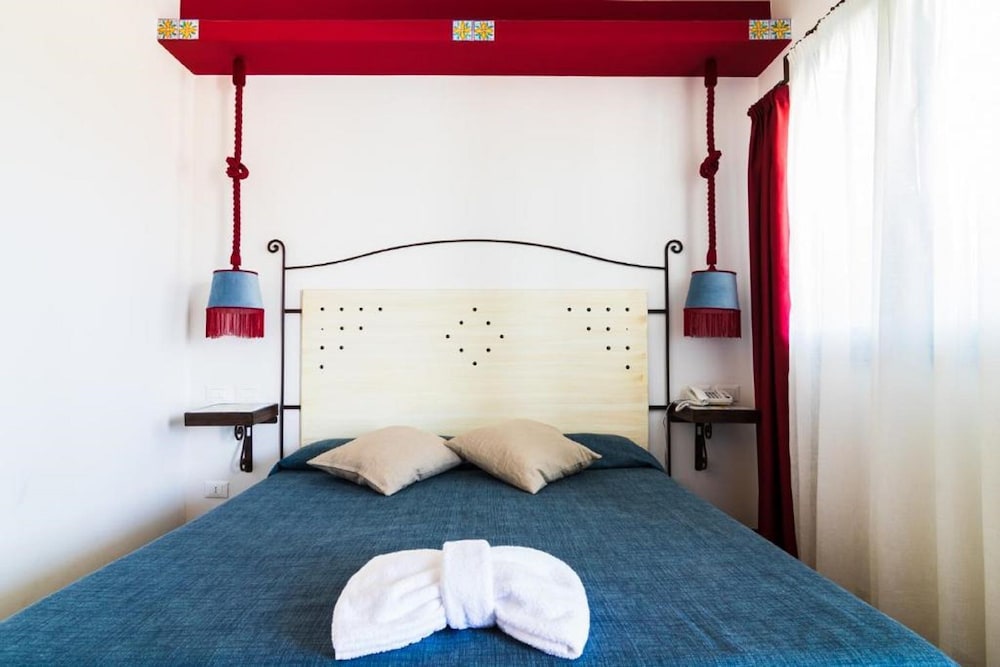Deluxe Room - Photo 4