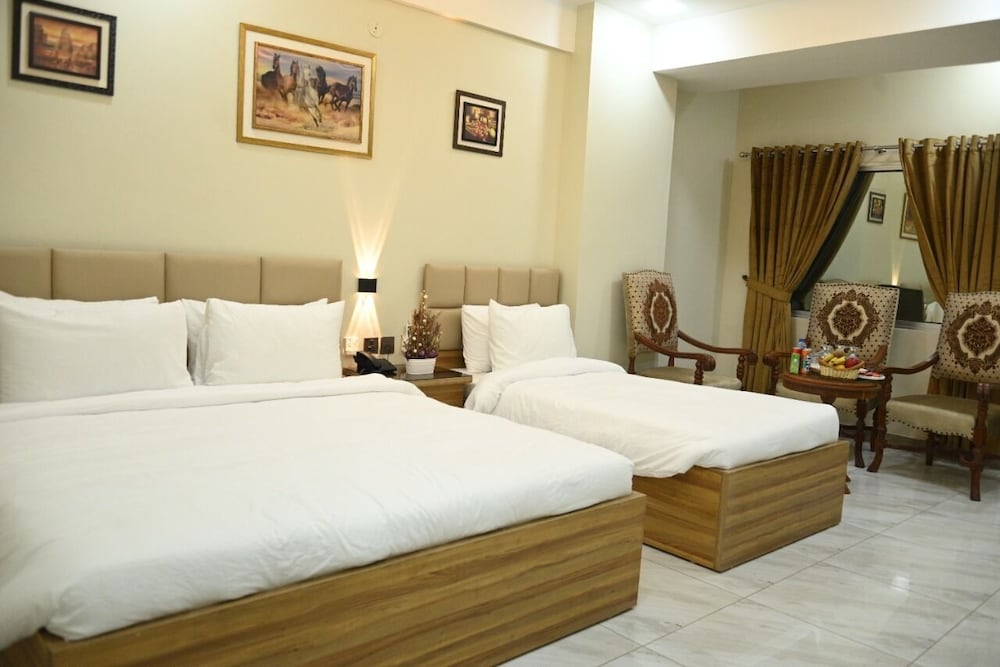 Deluxe Suite - Photo 1