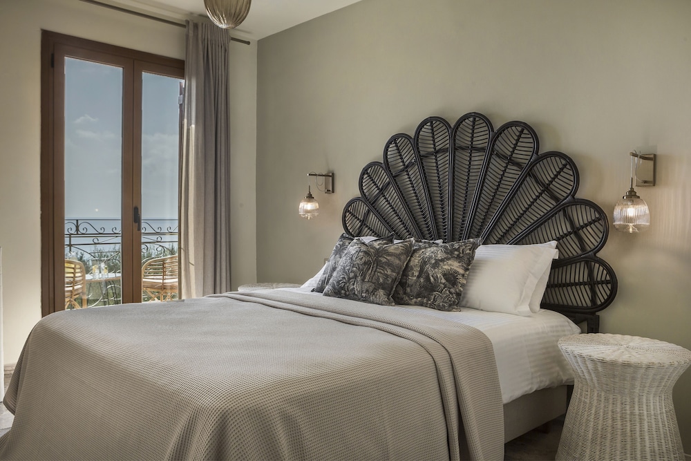 Double or Twin Room with Olive Grove View - Photo 1
