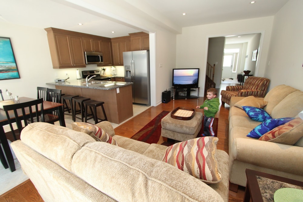 Beach House 4, 4 Bedrooms, 5 Beds with 3 Sofabeds, Kitchen photo 1
