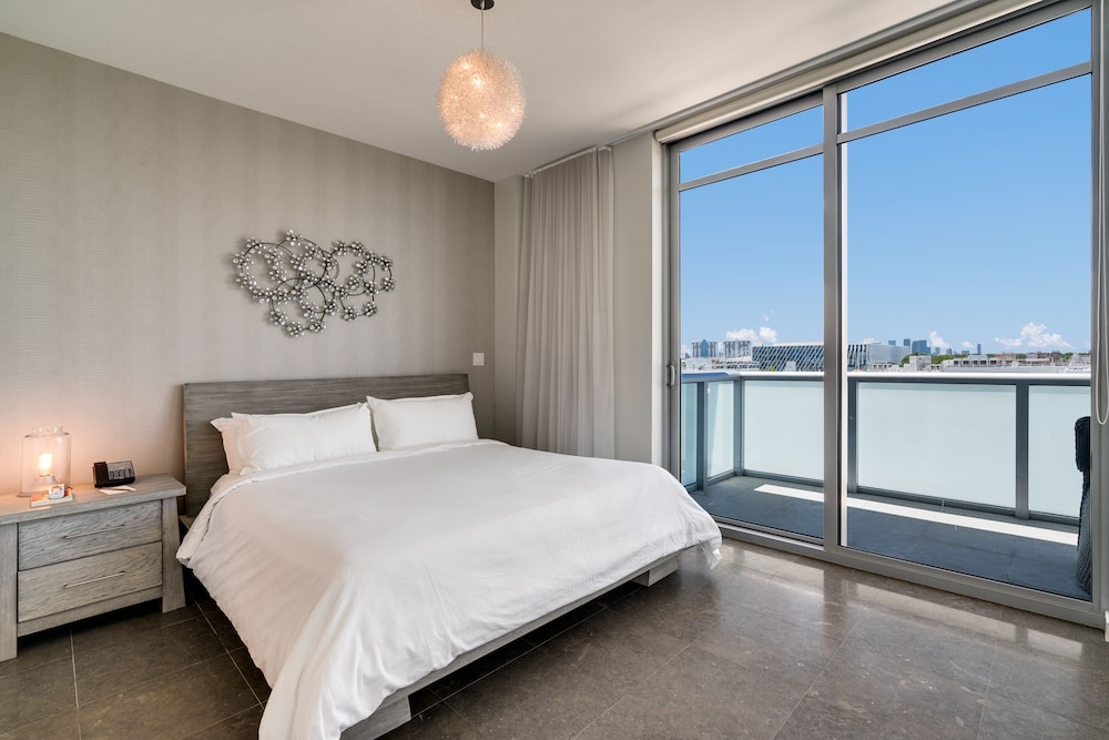 Two Bedroom Suite with Balcony photo 3