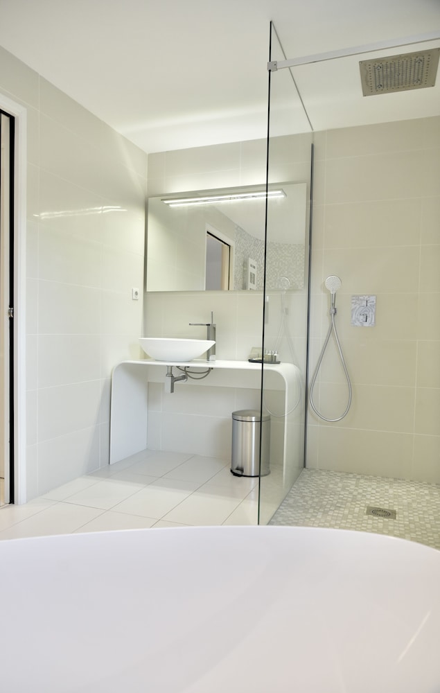 Chambre Standard Double ou avec lits jumeaux Chambre Standard Double ou avec lits jumeaux