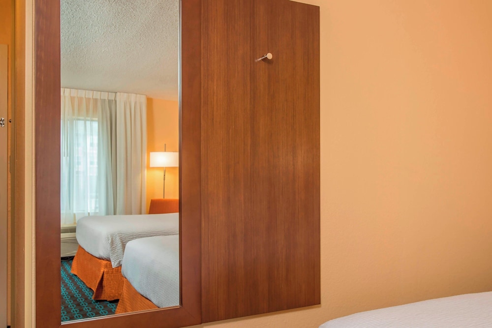 Room, 2 Queen Beds (Hearing Accessible) - Photo 1