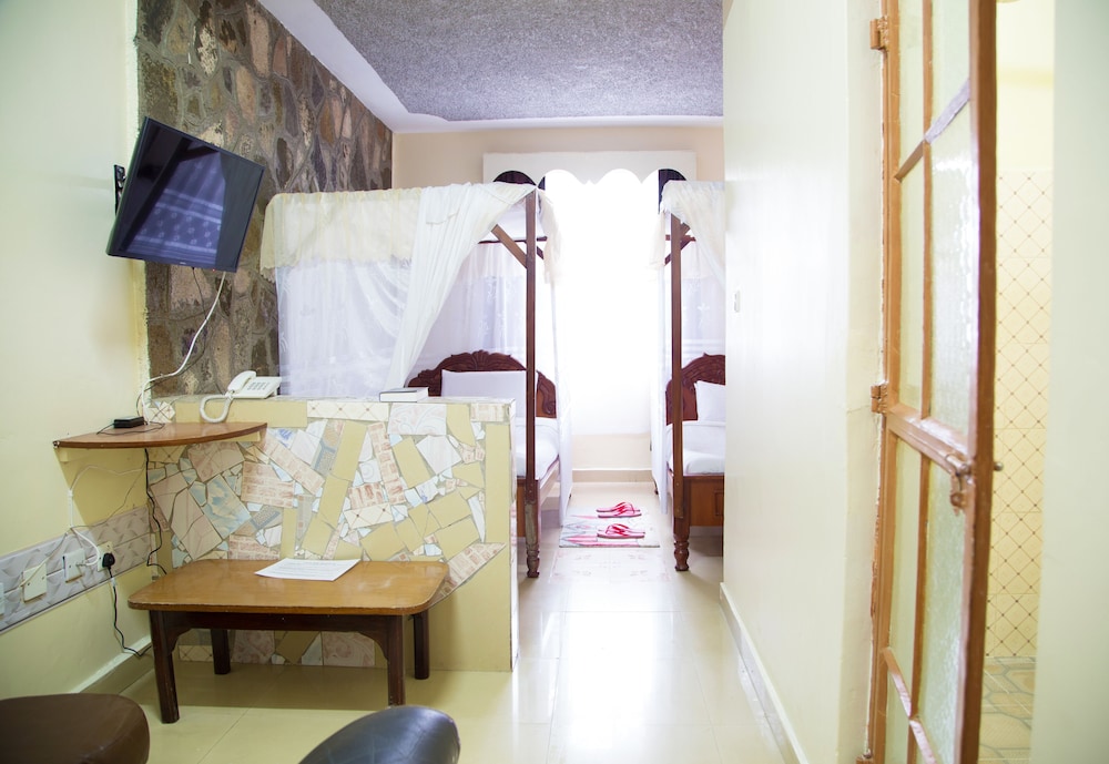 Standard Twin Room, 2 Twin Beds photo 3