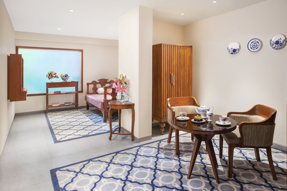 Junior Suite, Sea View (Living Area) - Photo 4