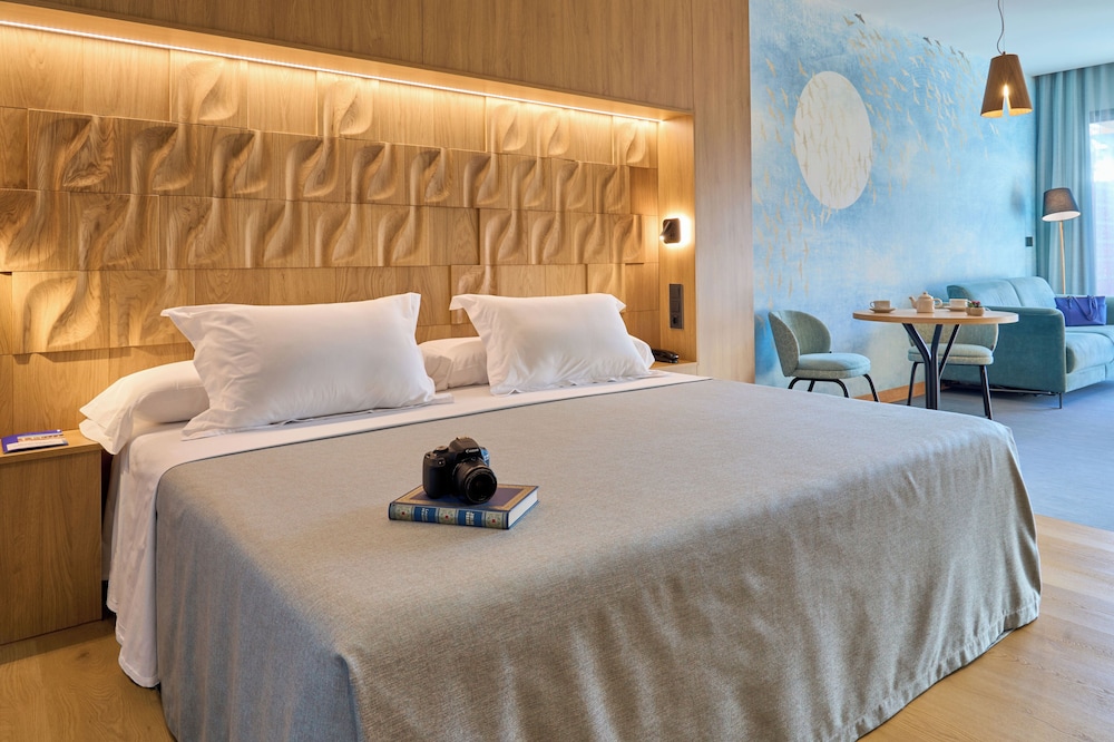 Junior Suite con Jacuzzi y Terraza con vista Piscina - Photo 16