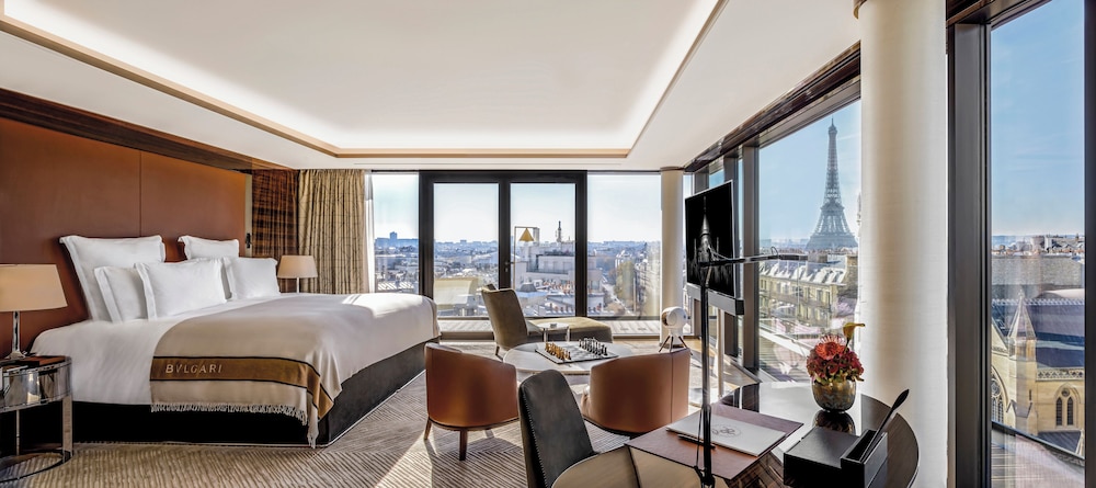 Suite, 1 King Bed, Tower