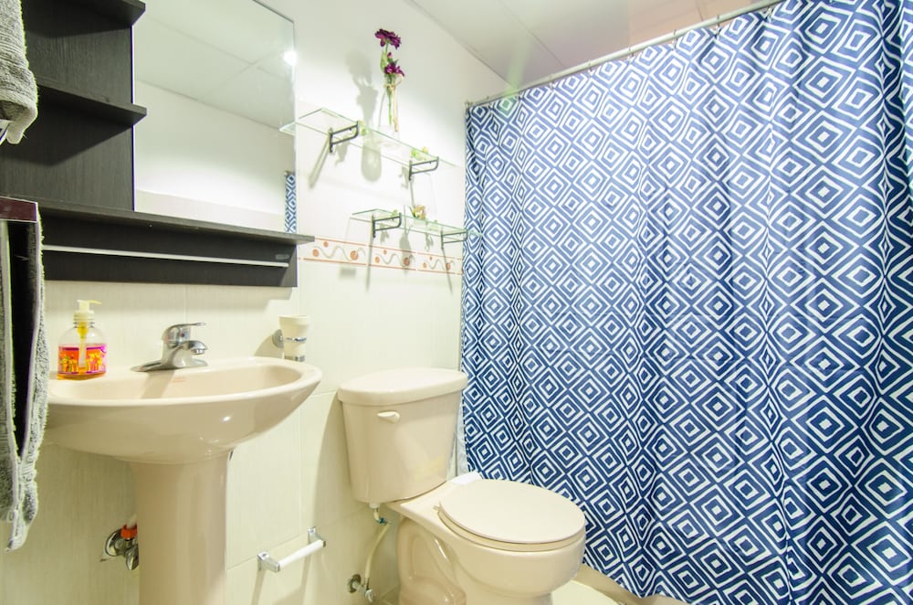 Live In Paradise In This 3bd Apt W/ 2 Ac photo 3