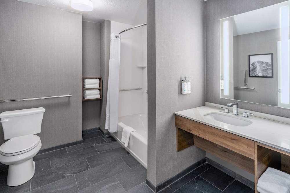 Suite, Multiple Beds, Kitchen