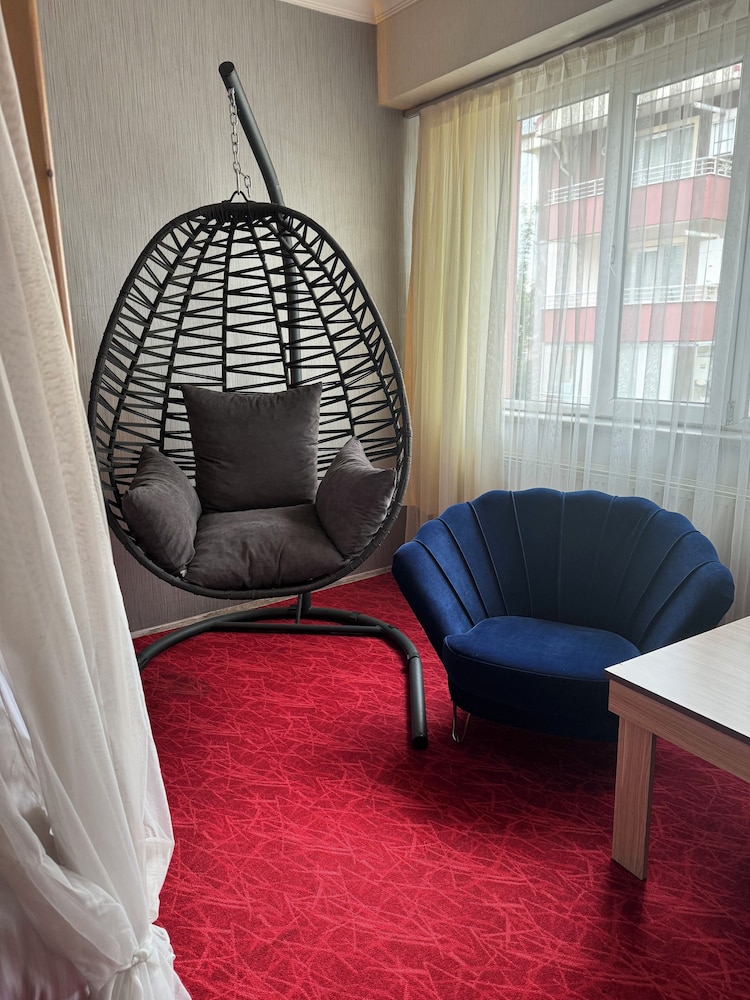 Deluxe Room - Photo 20