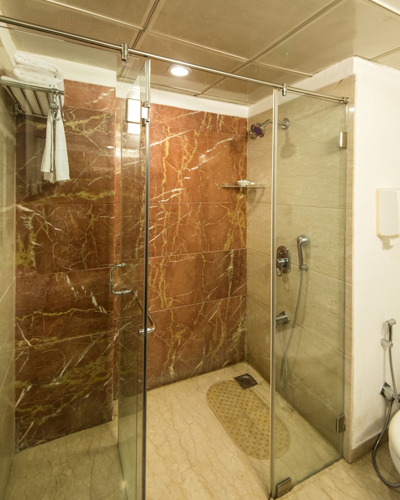 Deluxe Room - Photo 21