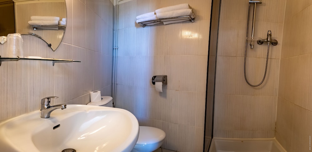 Superior Triple Room photo 3