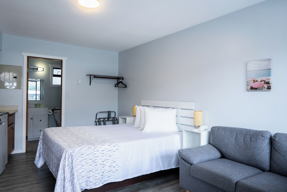 Basic Studio, 1 Queen Bed