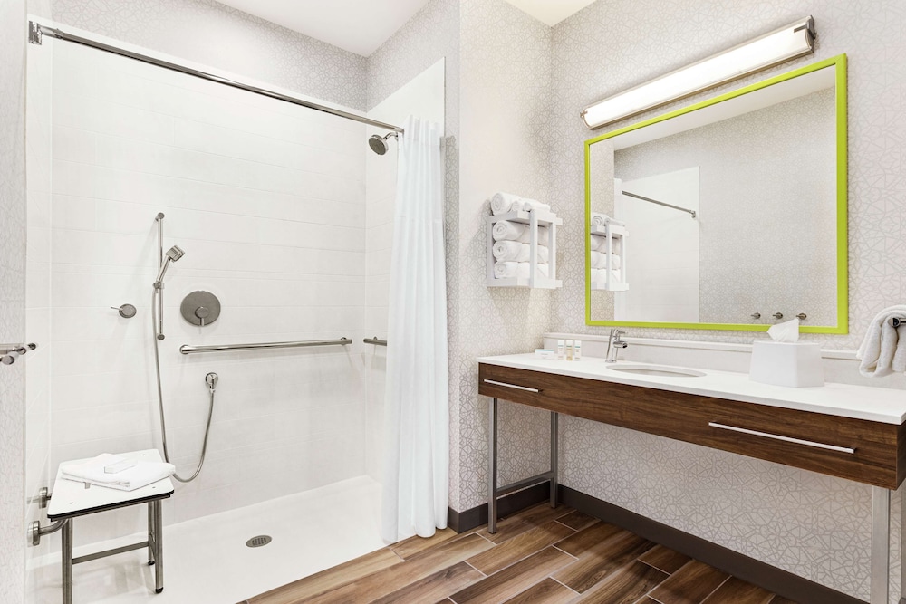 Studio Suite, 2 Queen Beds, Accessible (Mobility & Hearing, Roll-in Shower) photo 2