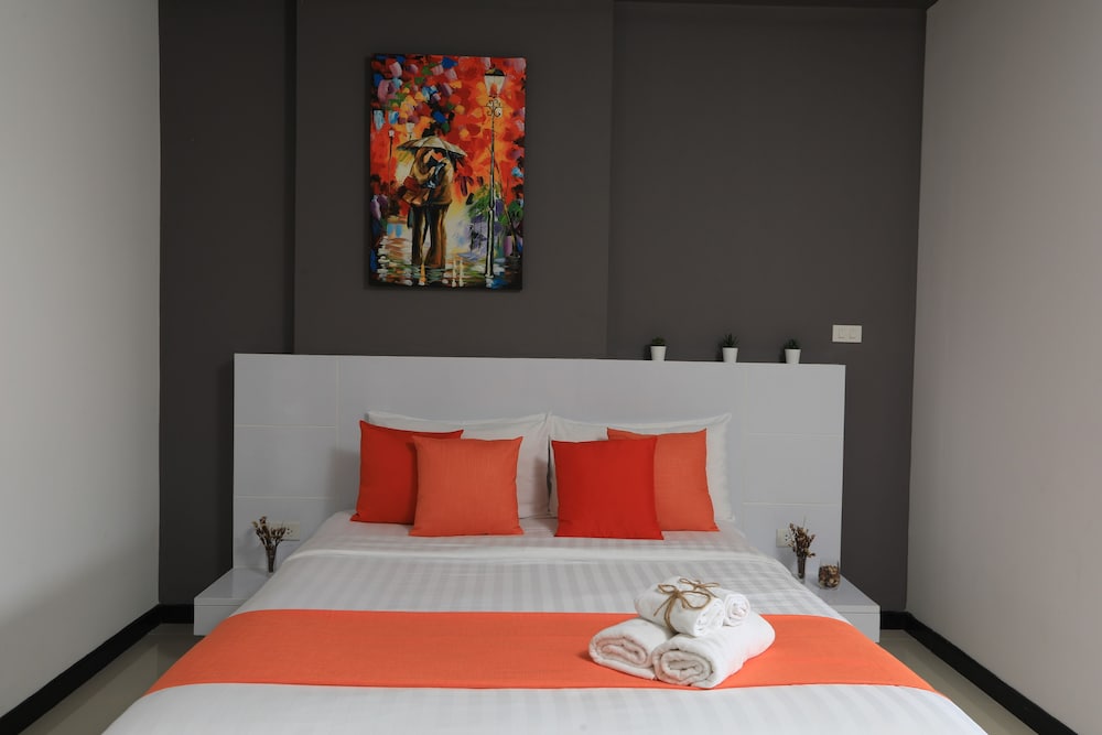 Studio Suite, Pool Access photo 2