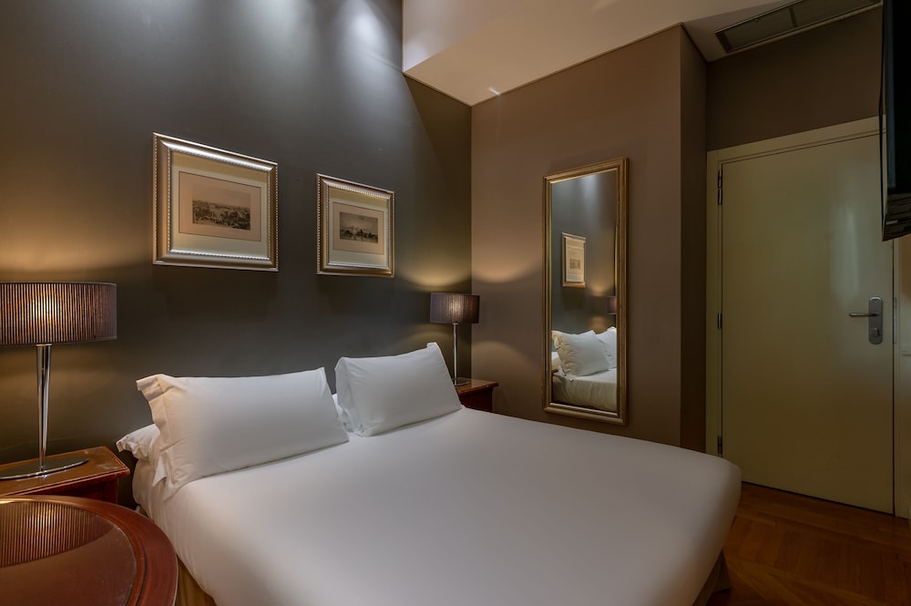 Basic Double Room - Basement photo 2
