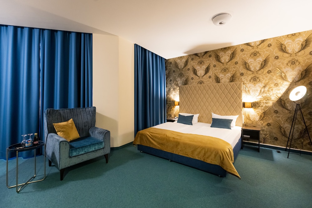 Standard Double or Twin Room - Photo 7