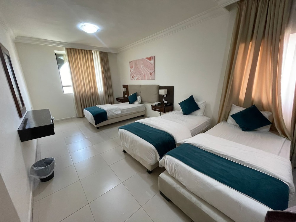 Standard Triple Room, City View