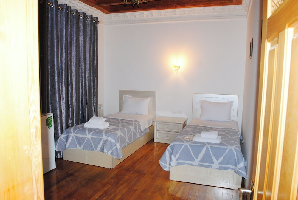 Deluxe Double or Twin Room, Courtyard View