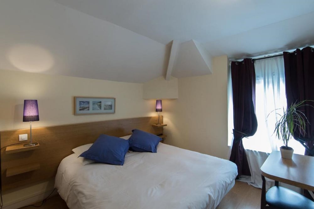 Twin Room, Ensuite photo 3