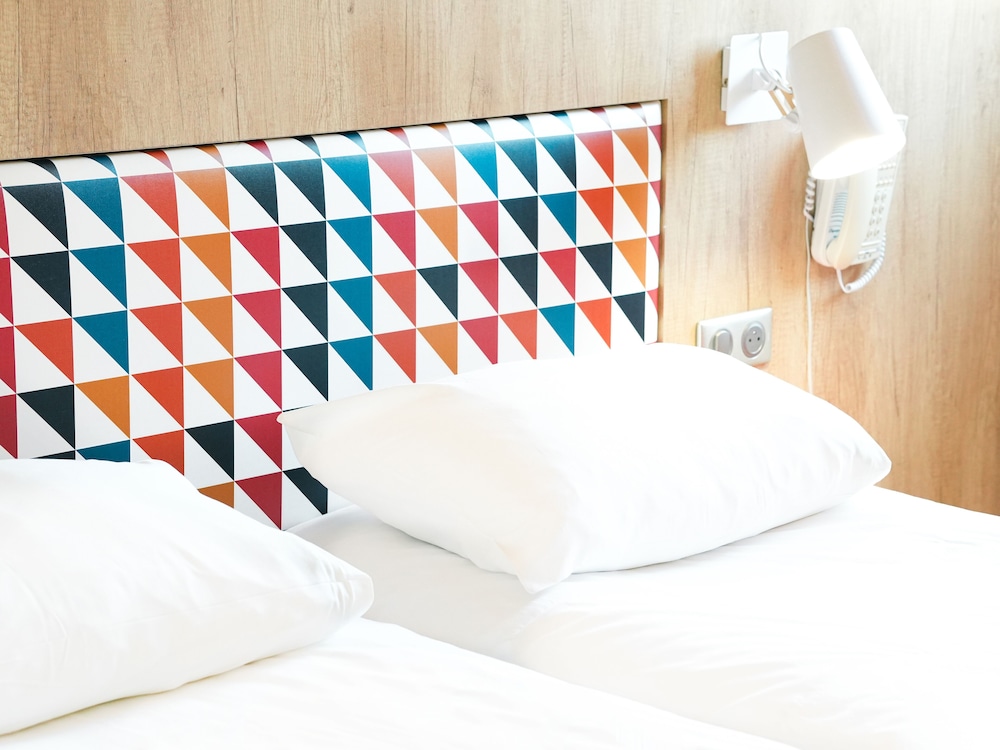 Standard Room, 2 Twin Beds - Photo 7