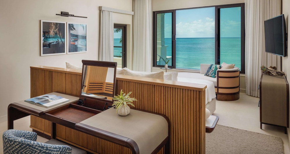 Bamboo Grove One-Bedroom Skypool Butler Suite photo 1